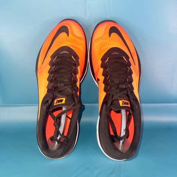 Nike Orange and Black Athletic Shoes for Performance - Picture 5 of 8